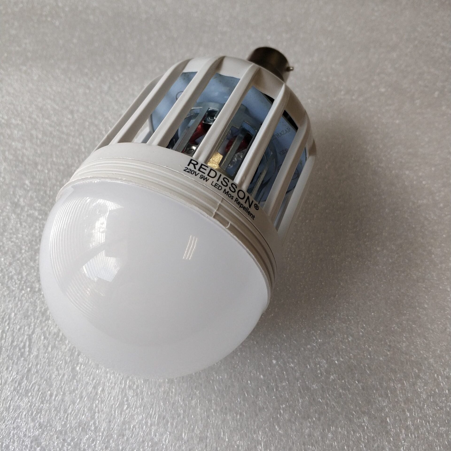Redisson 9 watt B22 Mosquito Terminator Led lamp - Effective Mosquito Control Solution - Electromann SA