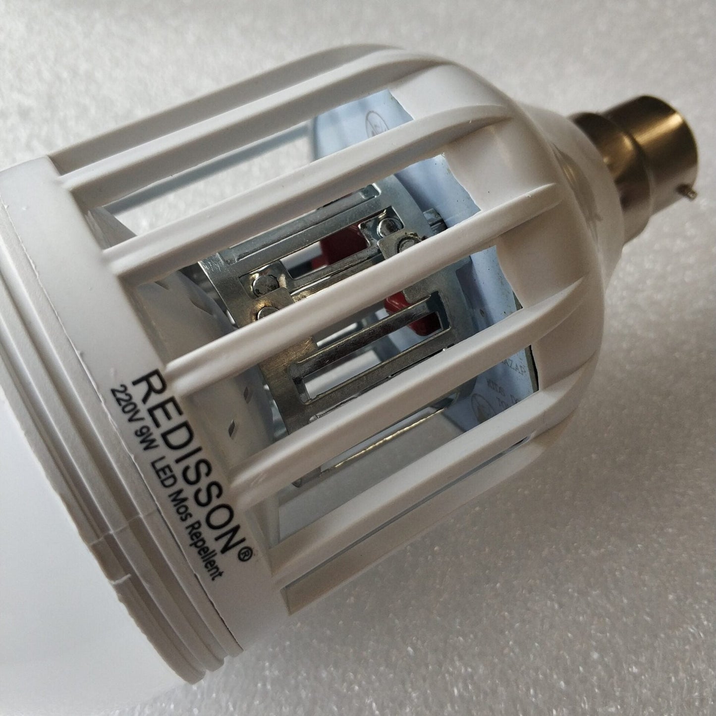 Redisson 9 watt B22 Mosquito Terminator Led lamp - Effective Mosquito Control Solution - Electromann SA