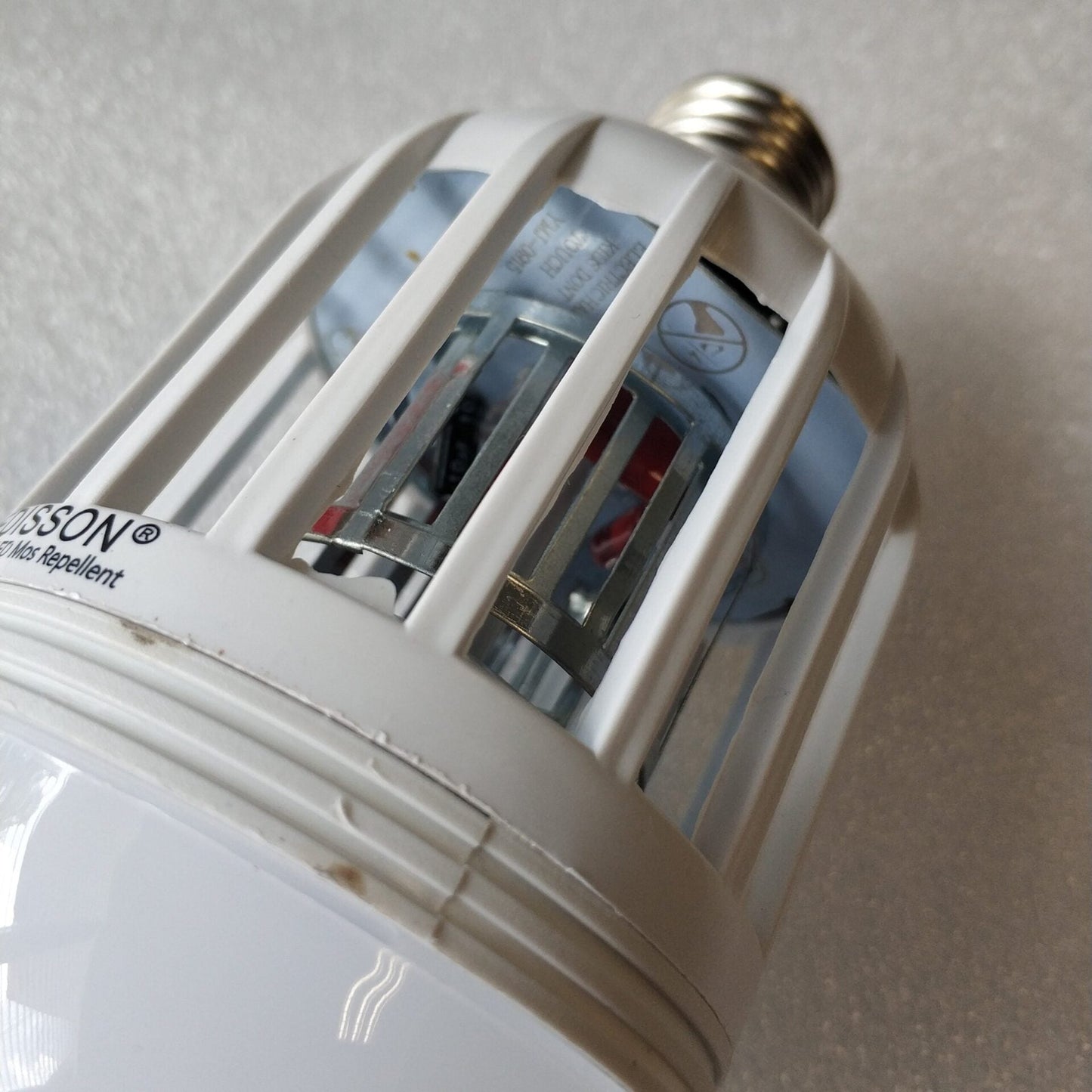 Redisson 9 watt E27 Mosquito Terminator Led lamp - Electromann SA