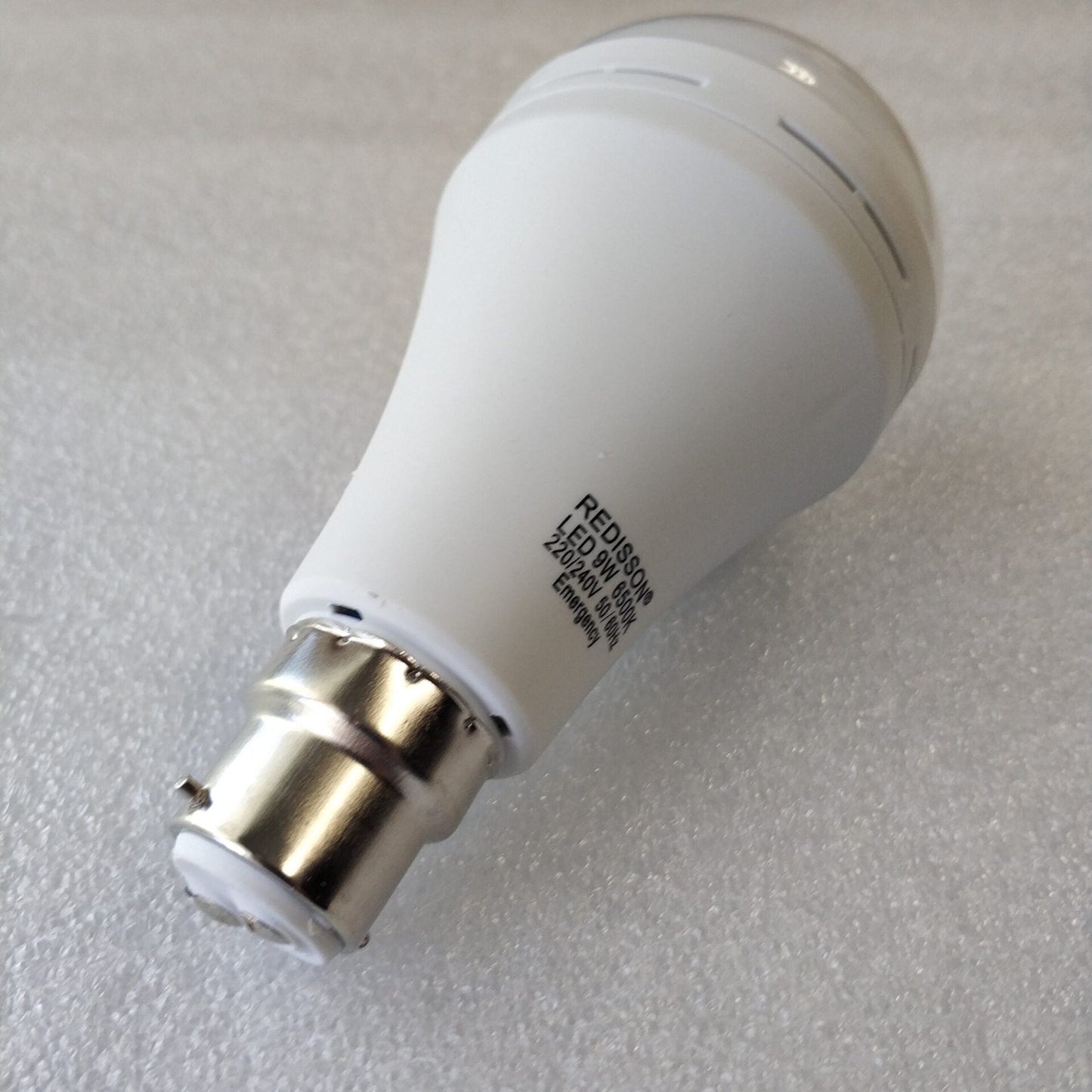 REDISSON 9 watt B22 Super Bright Smart Rechargeable Emergency LED bulb - Electromann SA