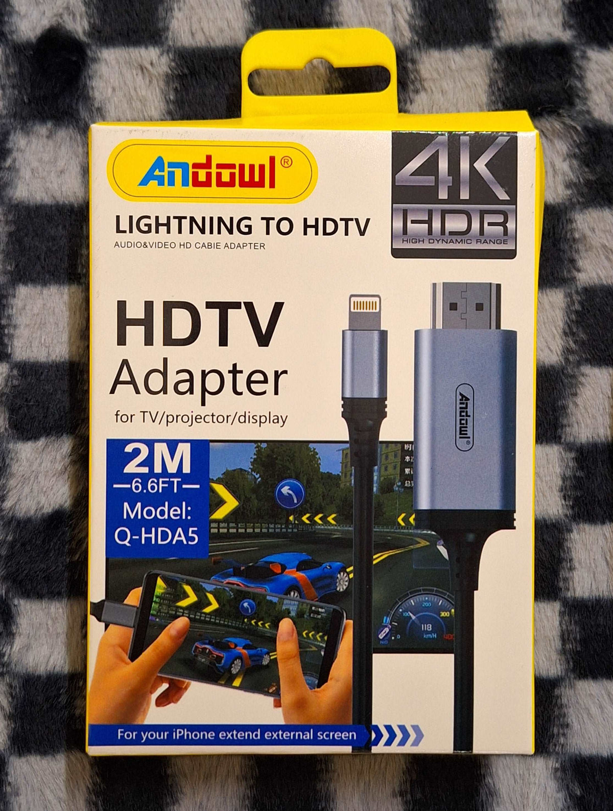 ET 4K HDR Lightning to HDTV Adapter, 2m plug-and-play connection for high-quality video and audio output.