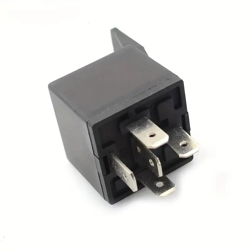 Automotive relay kit with one NO40A relay and socket, NC 30A, DC24V, for vehicle electrical applications.