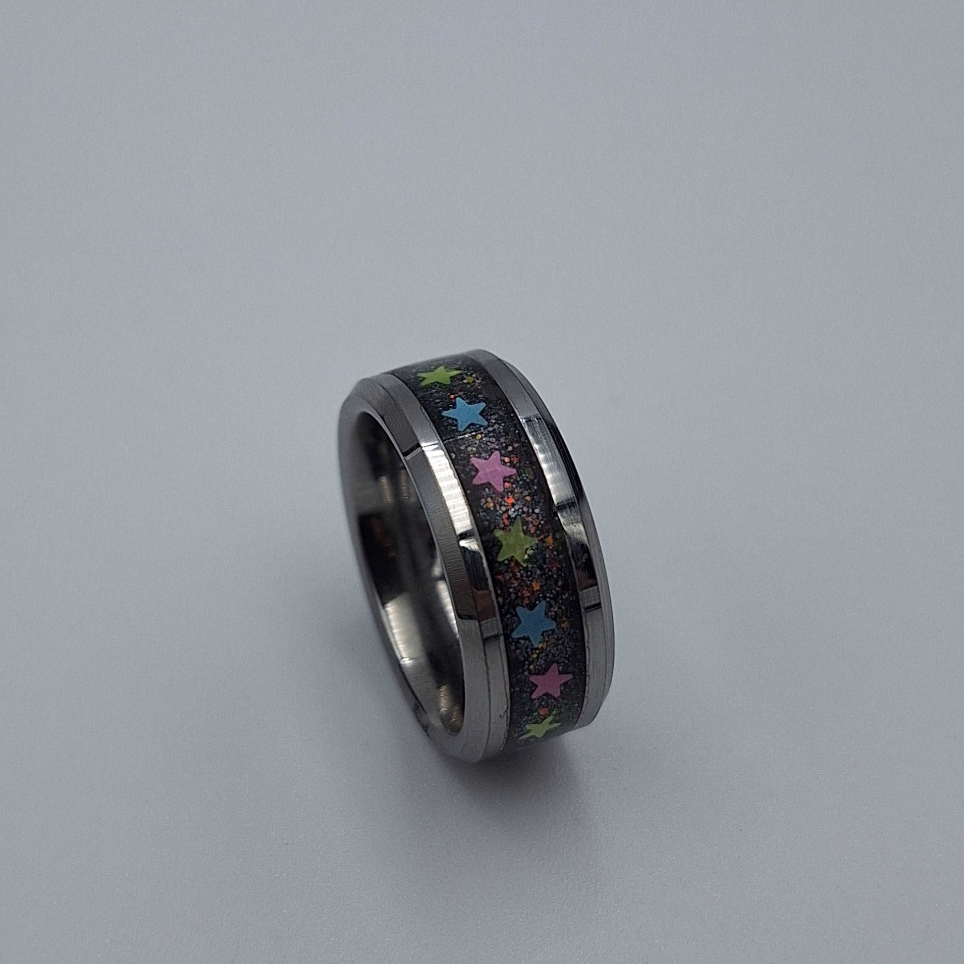 Tungsten Metal 8mm Ring With Glitter & Multicolored Stars - Size 6