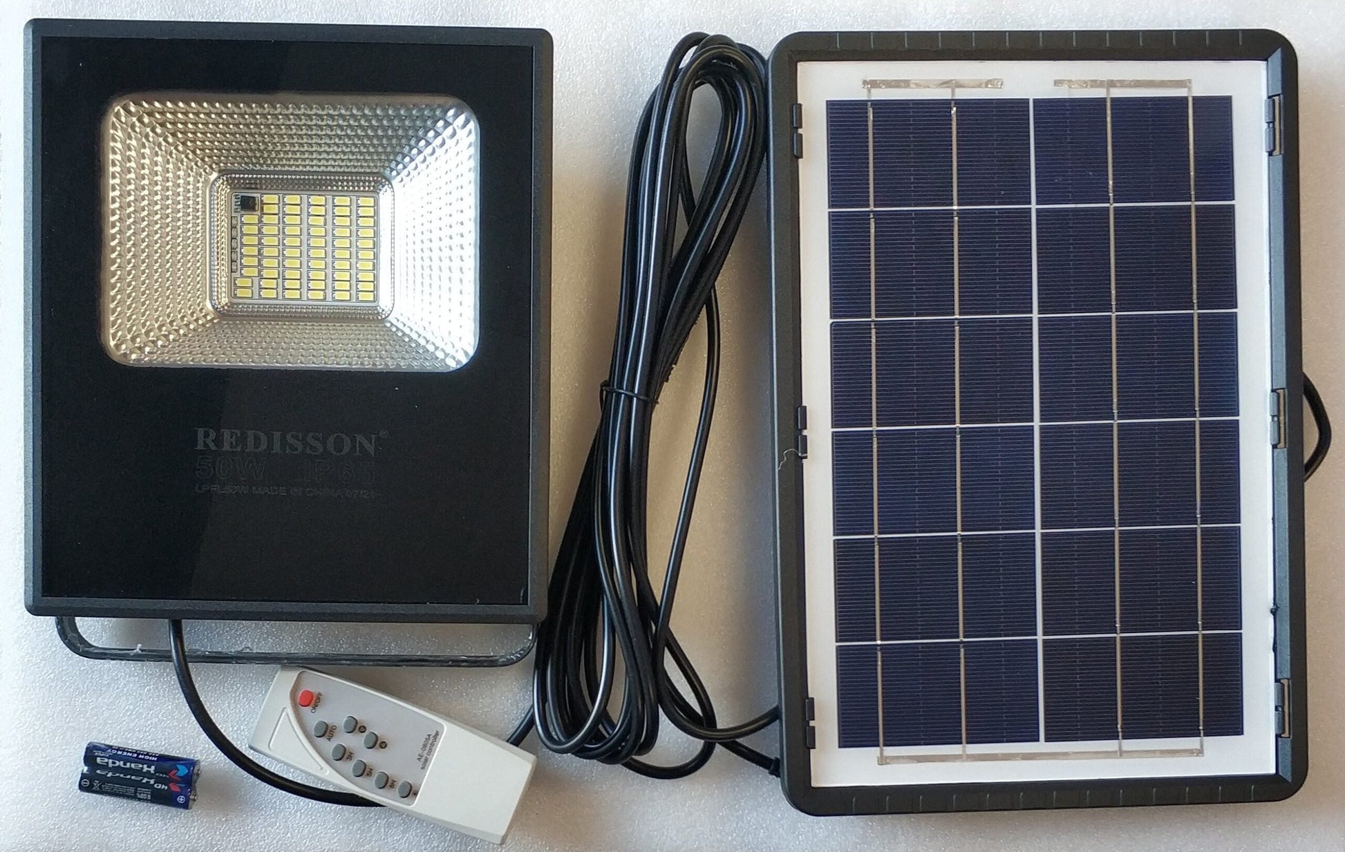 Redisson 50Watt SOLAR Outdoor LED Flood Light – Powerful and Energy-Efficient Lighting for Outdoor Spaces - Electromann SA