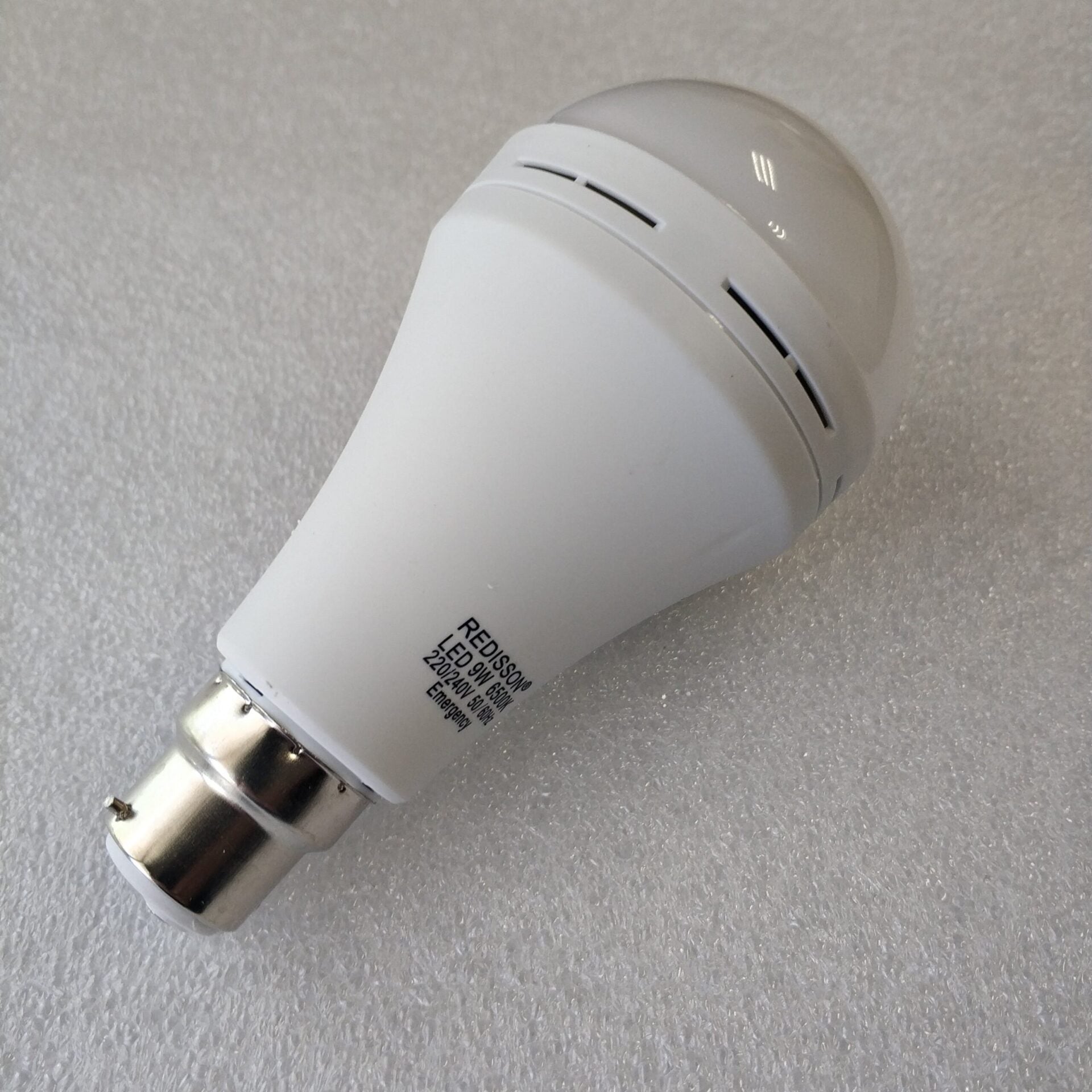 REDISSON 9 watt B22 Super Bright Smart Rechargeable Emergency LED bulb - Electromann SA