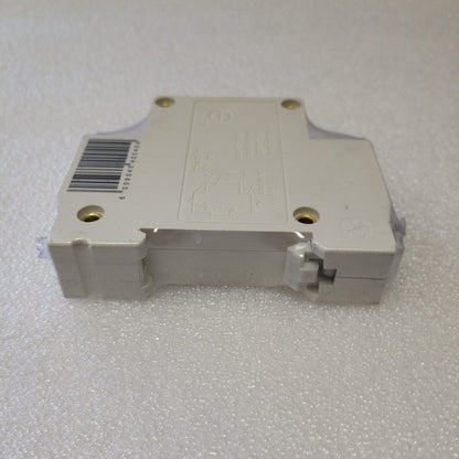 AUSMA DZ47-63 1Pole 32Amp DIN Rail Circuit Breaker - Reliable Circuit Protection - Electromann SA