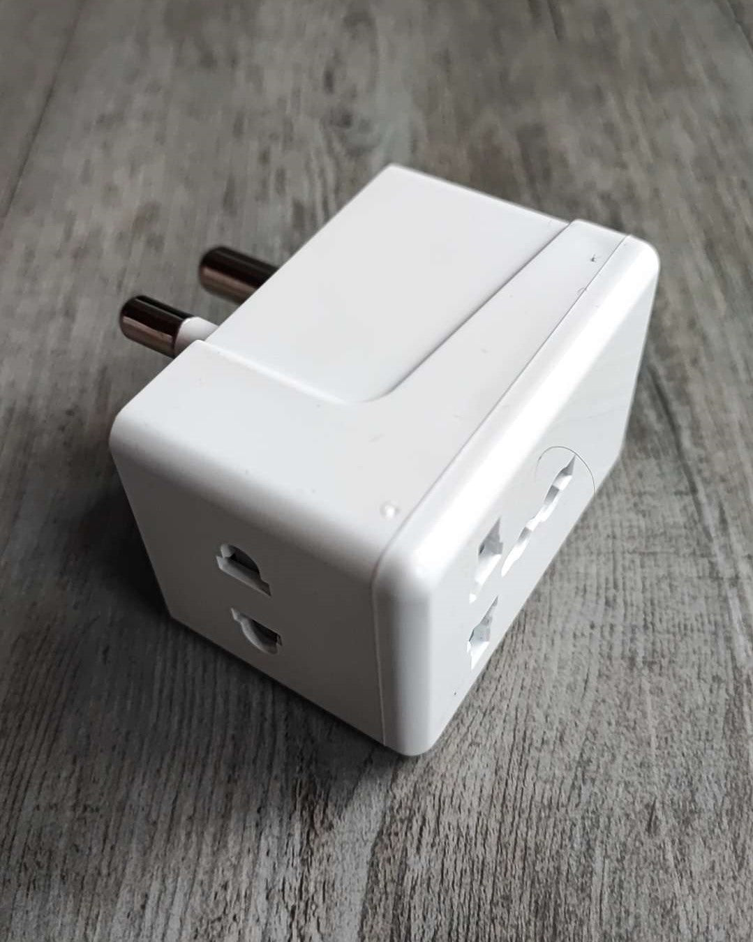 REDISSON Universal 15A 3Way Travel Adaptor - Charge Multiple Devices Simultaneously - Electromann SA