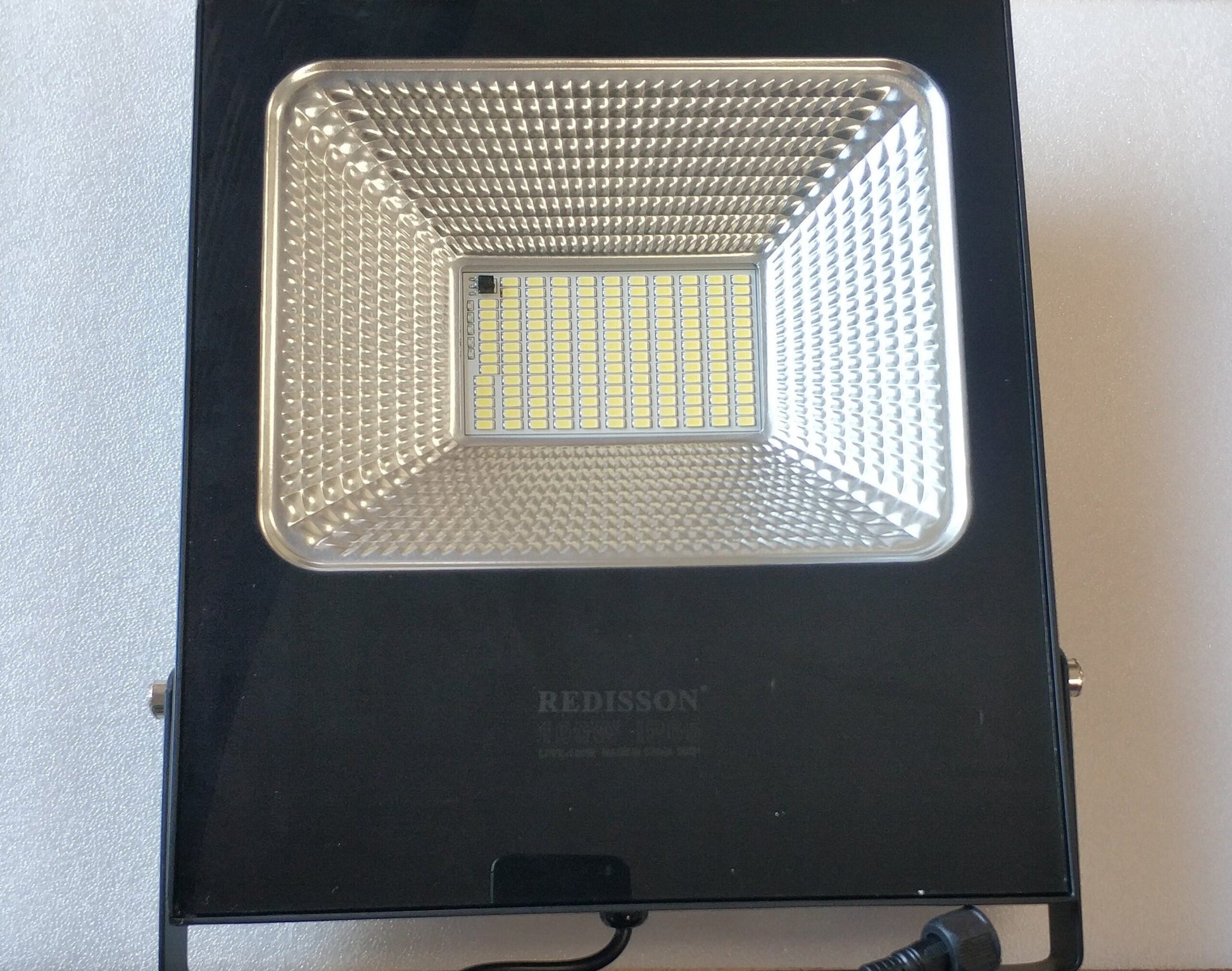 Redisson 200Watt SOLAR Outdoor LED Flood Light - Powerful and Sustainable Lighting Solution - Electromann SA