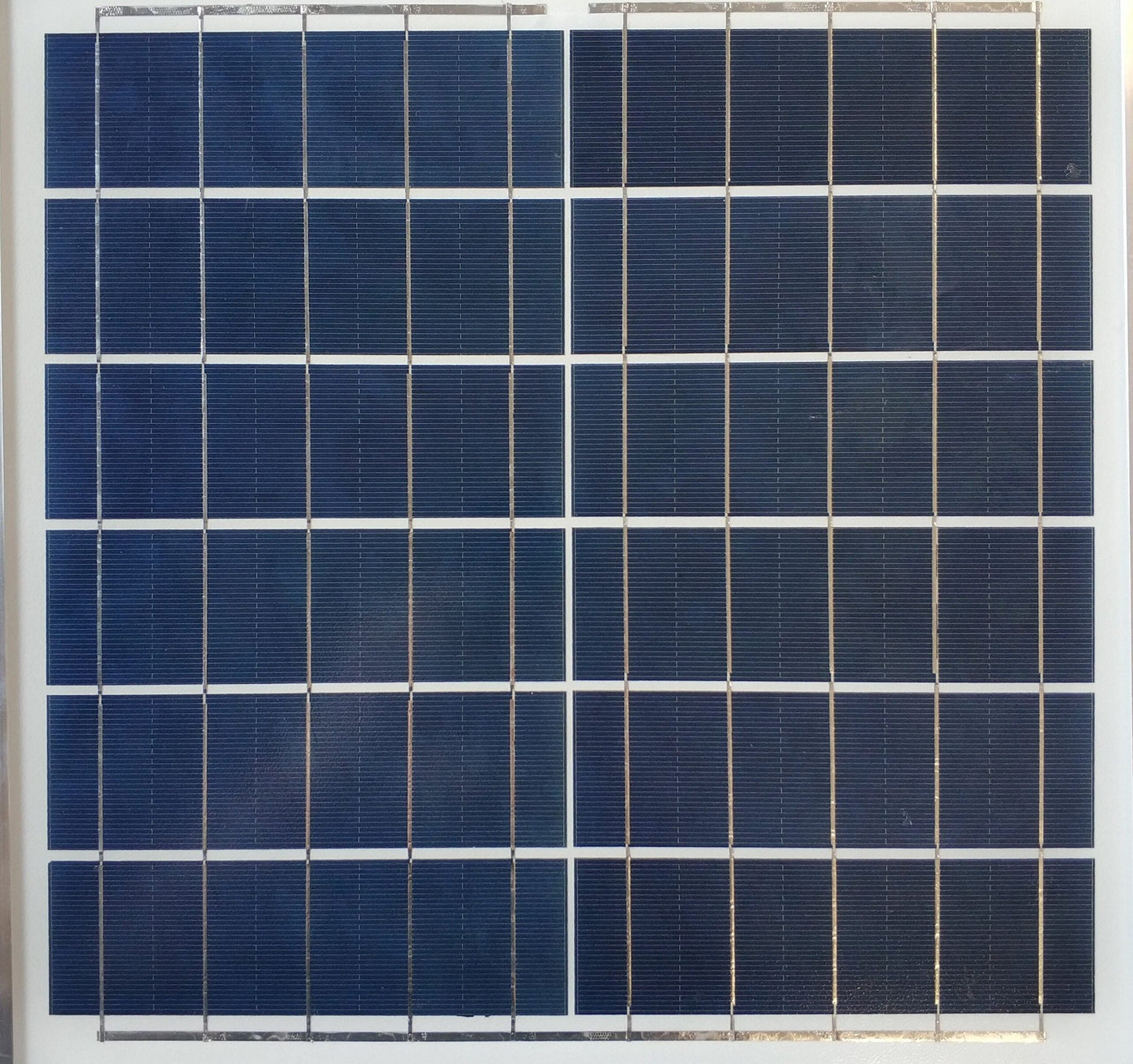 Redisson 200Watt SOLAR Outdoor LED Flood Light - Powerful and Sustainable Lighting Solution - Electromann SA