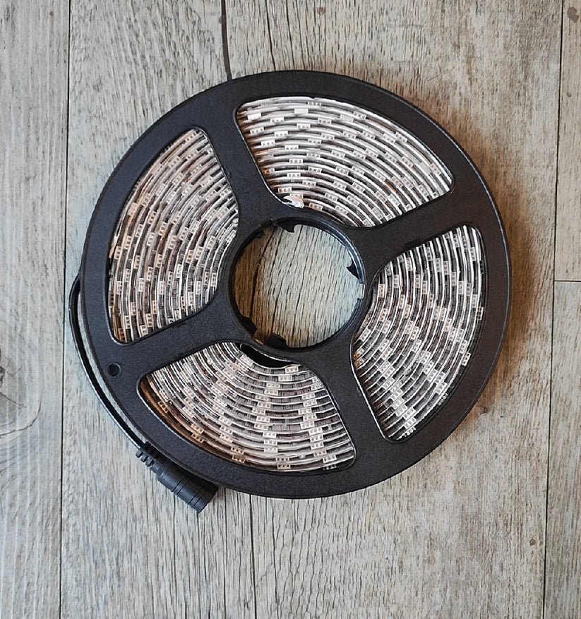 12v DC 5m 300 x 5050Led Chip Soft Red Weatherproof LED Light Strip Roll