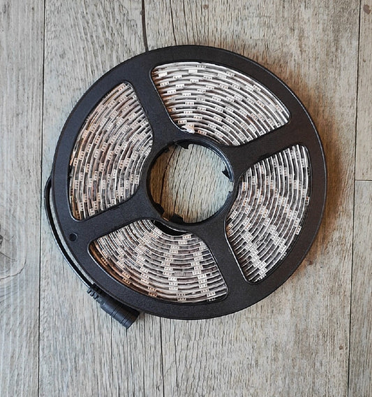 12v DC 5m 300 x 5050Led Chip Soft Red Weatherproof LED Light Strip Roll