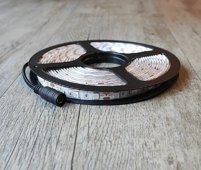 12v DC 5m 300 x 5050Led Chip Soft Red Weatherproof LED Light Strip Roll