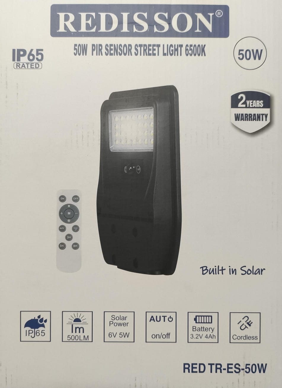 REDISSON 50W Solar-Powered LED Street Light – Energy-Efficient Outdoor Lighting Solution - Electromann SA