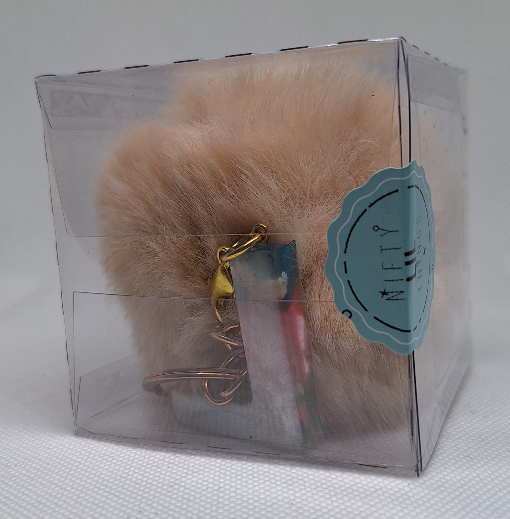 Custom Resin Letter Keychain With a Beige Pom Pom - L - Little Tokyo SA