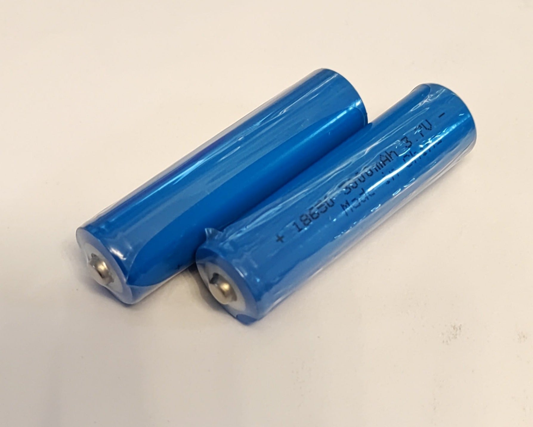 2Pack 3000MAH 3.7V 18650 Li-Ion Battery - Little Tokyo SA
